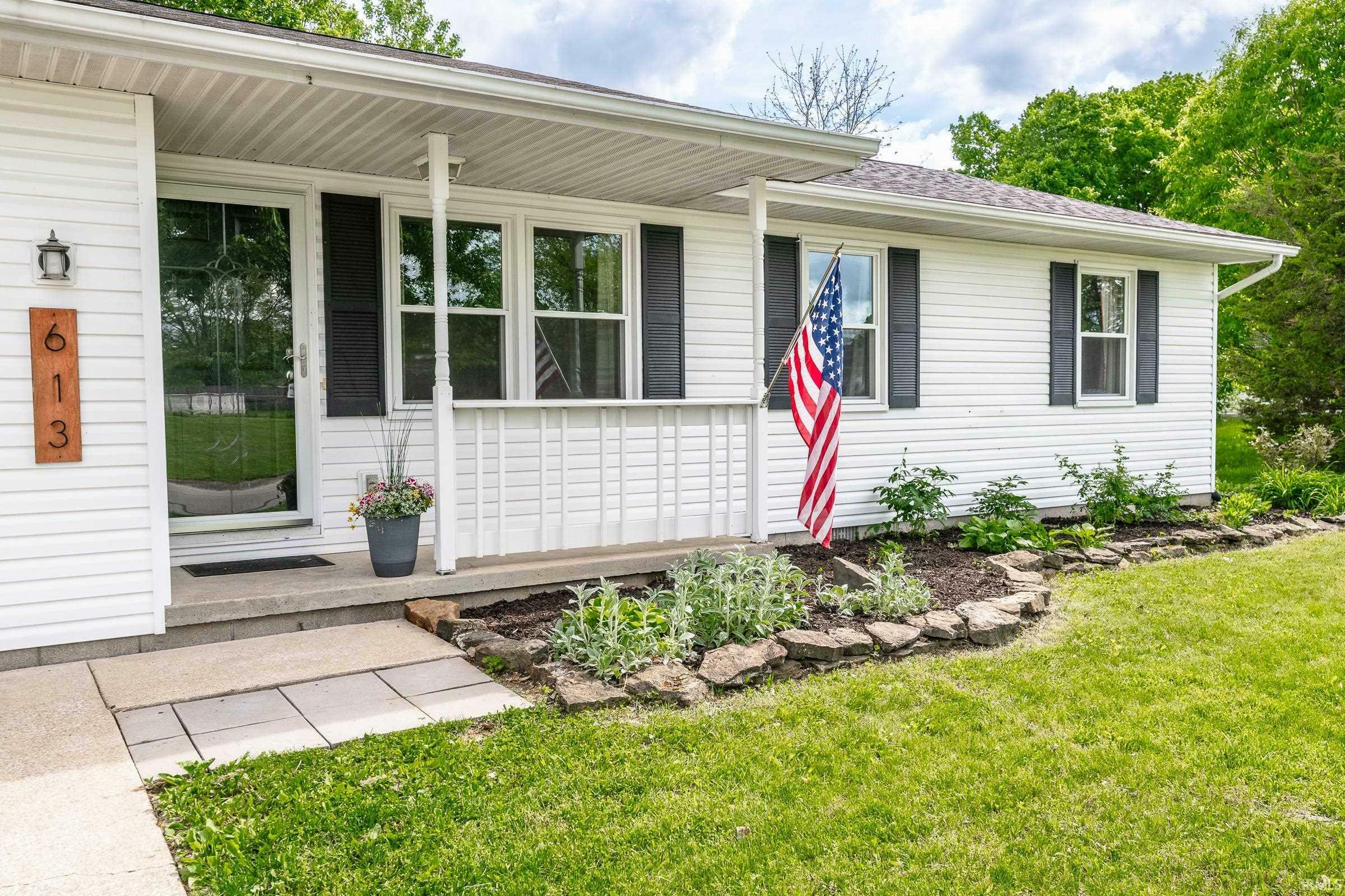 Property Photo: 613 W Blackfoot Court IN 47429