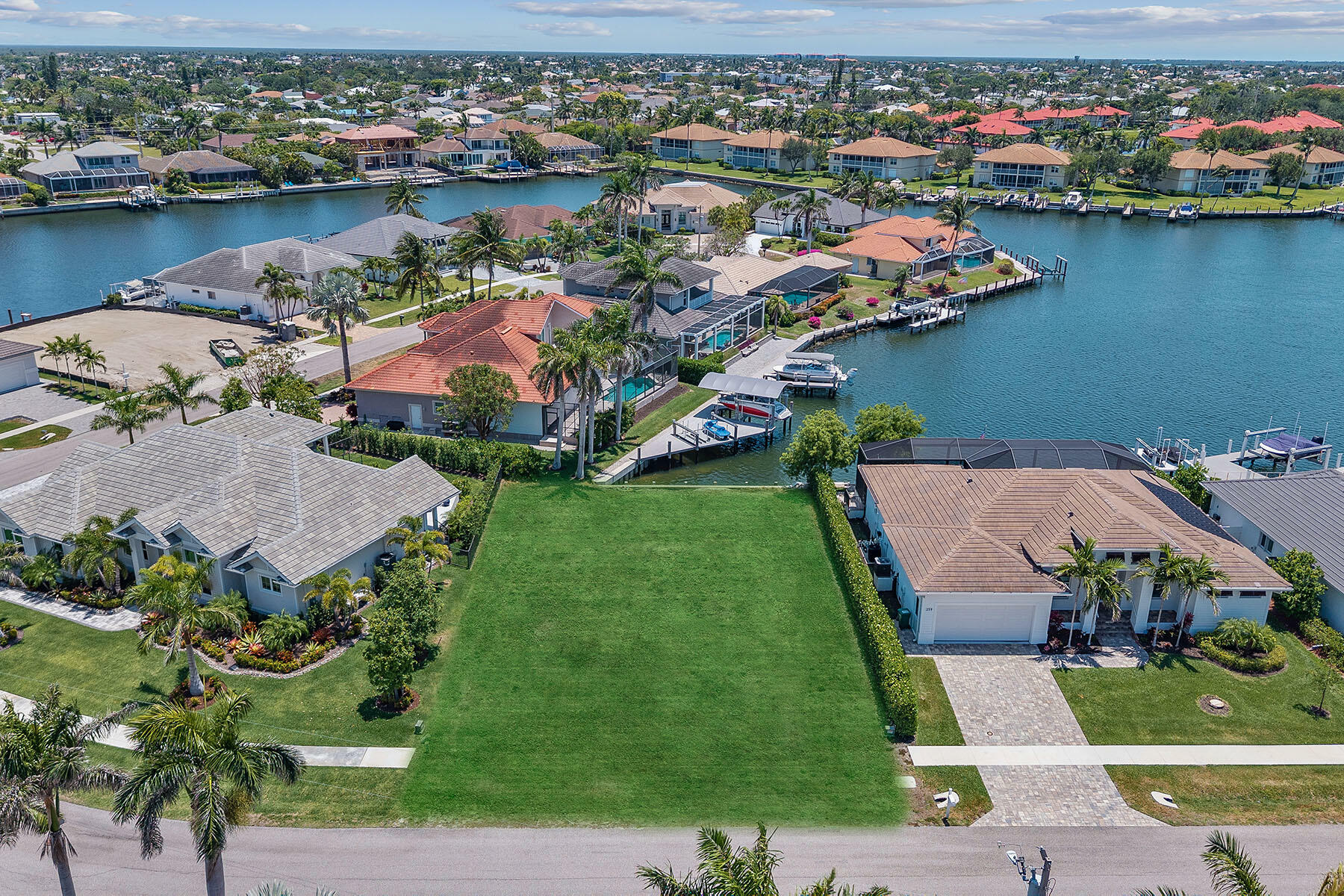 Property Photo: 269 Bass Court FL 34145