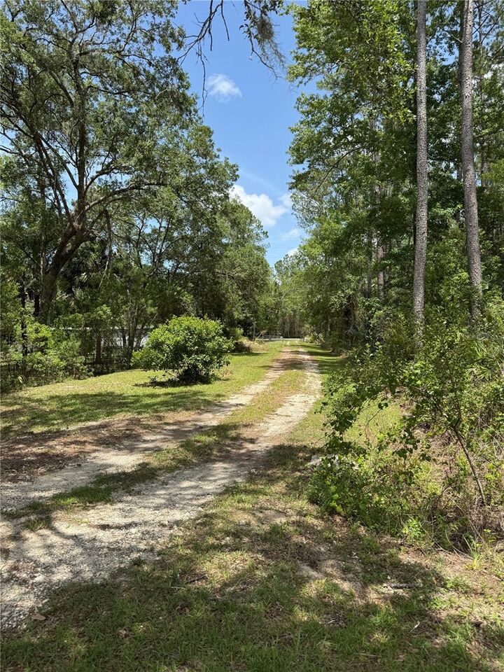 Property Photo: 10379 NE Highway 314 FL 34488