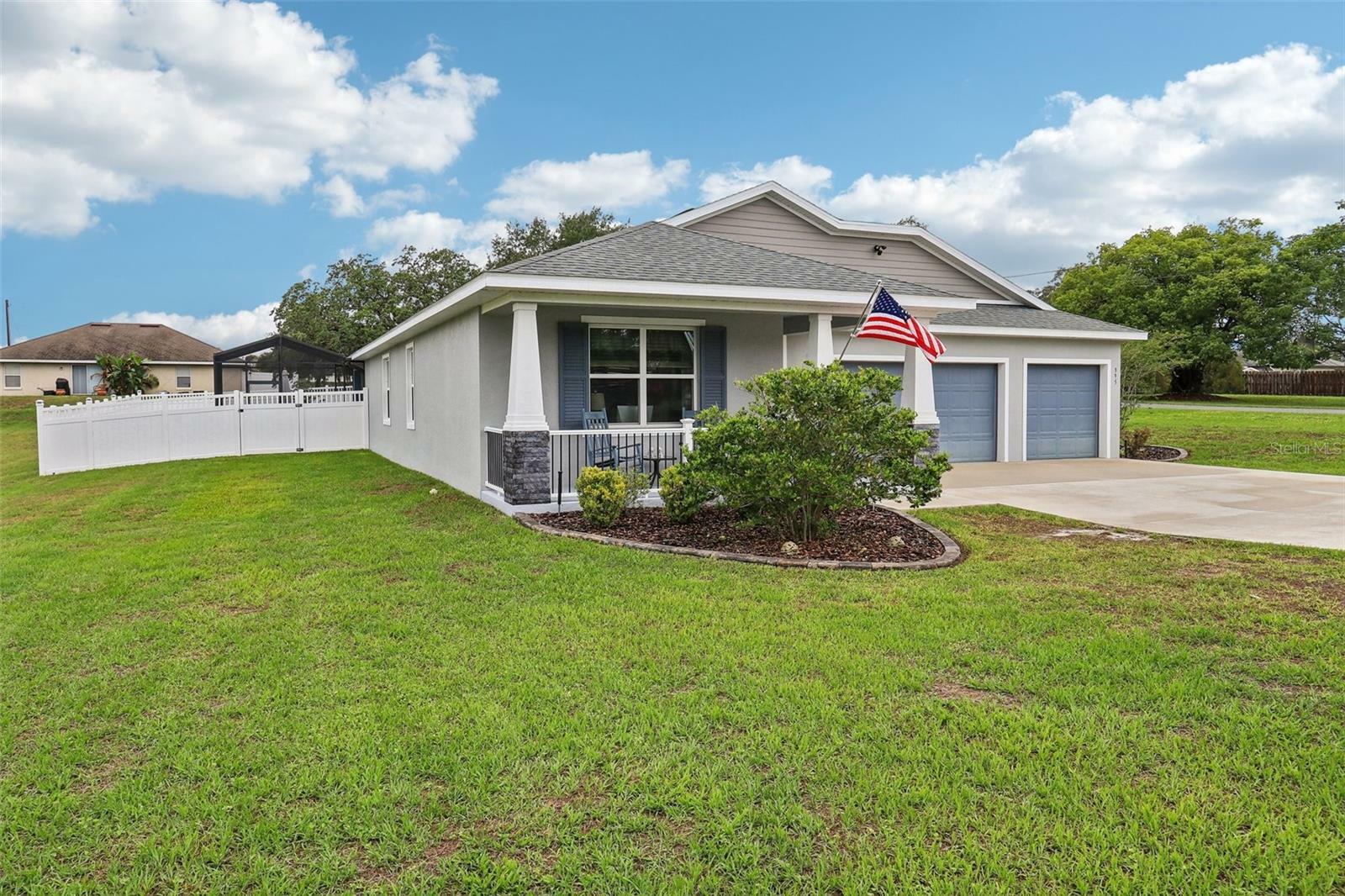Property Photo: 395 S Dixie Drive FL 34737