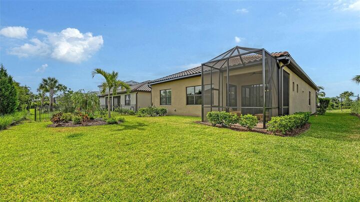 Property Photo: 17905 Waterville Place FL 34202