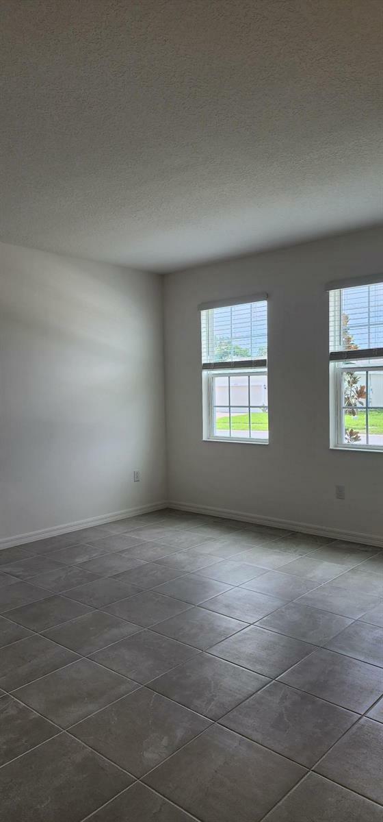 Property Photo: 4062 Serene Water Avenue FL 32736