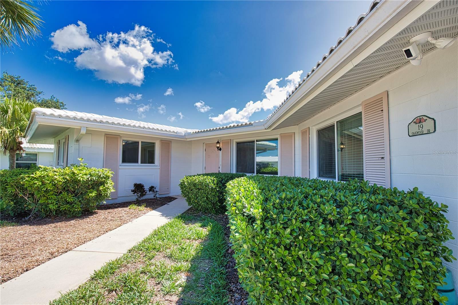 Property Photo: 19 Oakwood Dr N 19 FL 34223