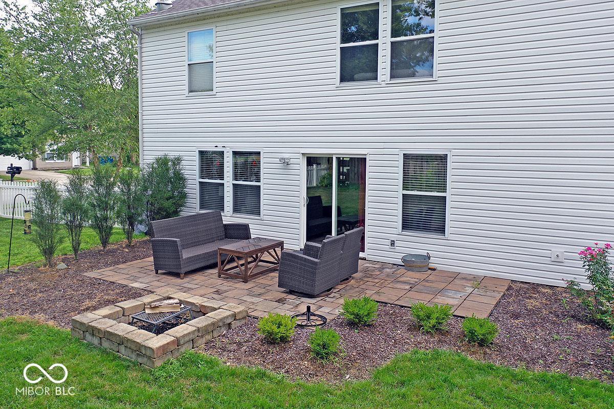 Property Photo: 10316 Hatherley Way IN 46037