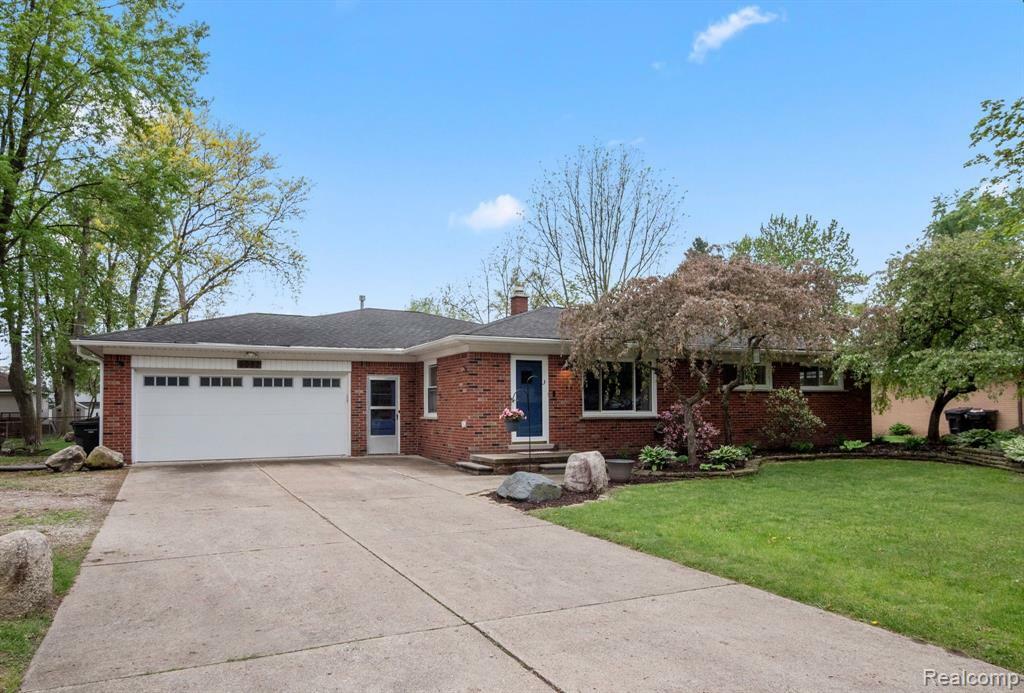 5032 Helene Avenue  Shelby Twp MI 48316 4236 photo