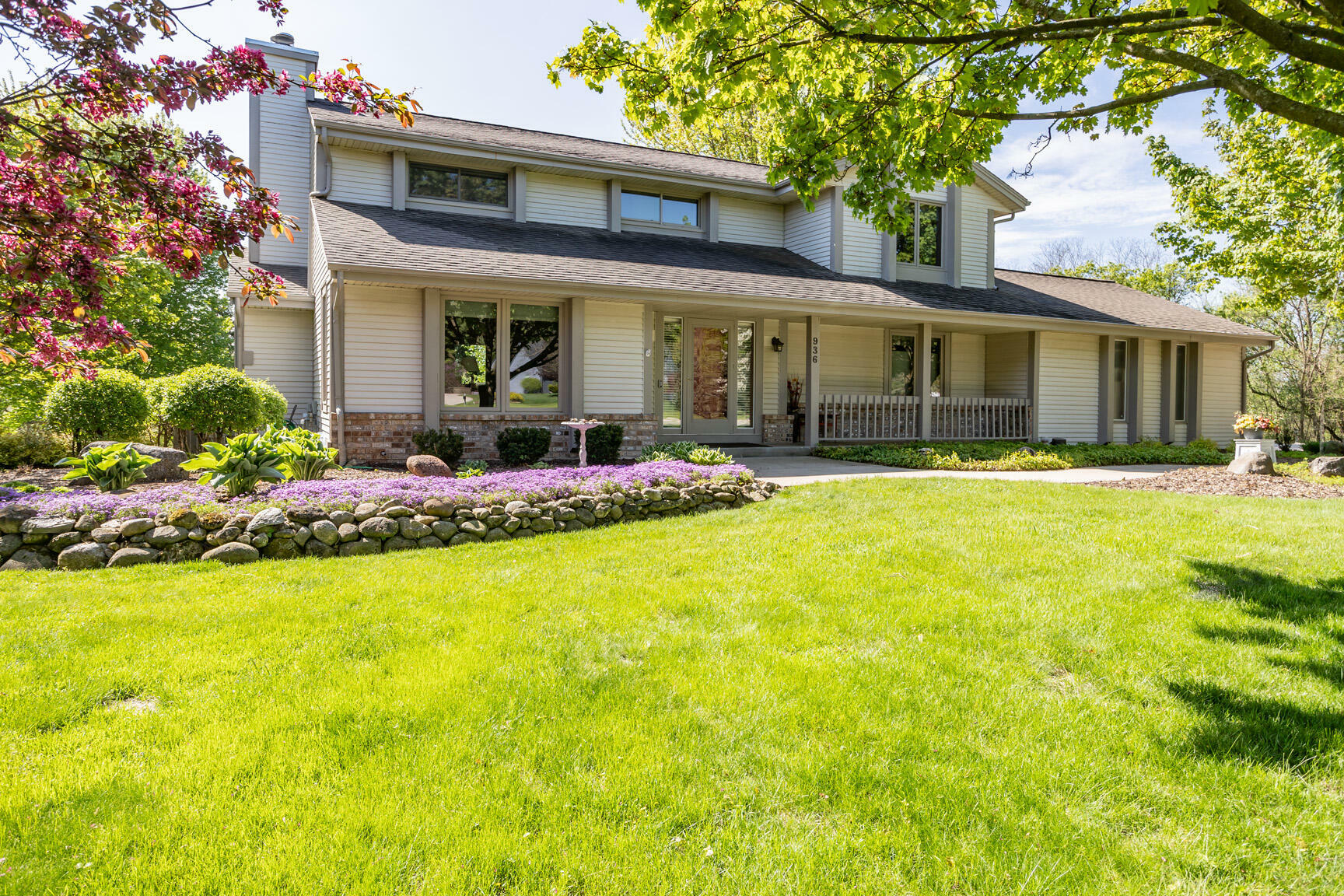 Property Photo: 936 Elmwood Way Ct WI 53033