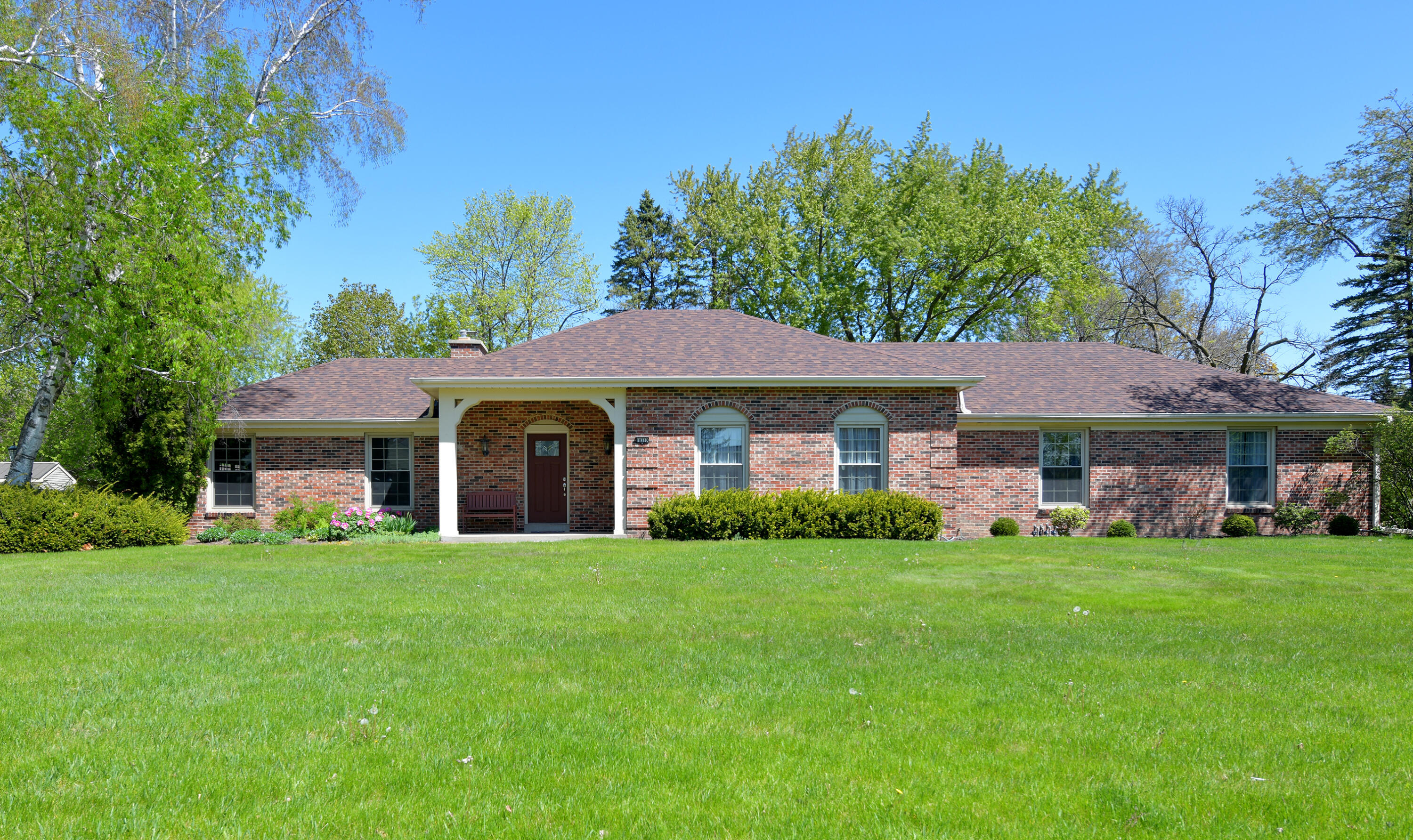 18330 Elm Terrace Dr  Brookfield WI 53045 photo