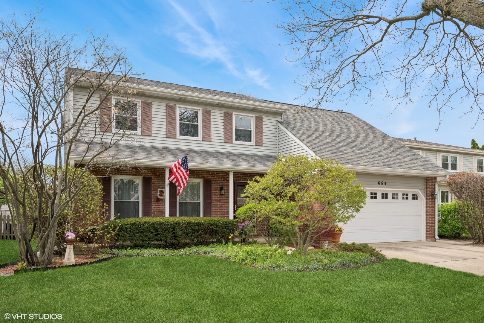 Property Photo: 654 Cherrywood Drive IL 60090