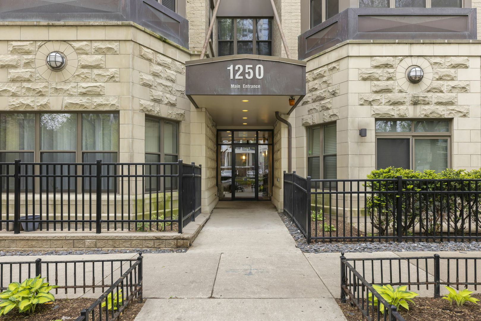 Property Photo: 1250 S Indiana Avenue 205 IL 60605