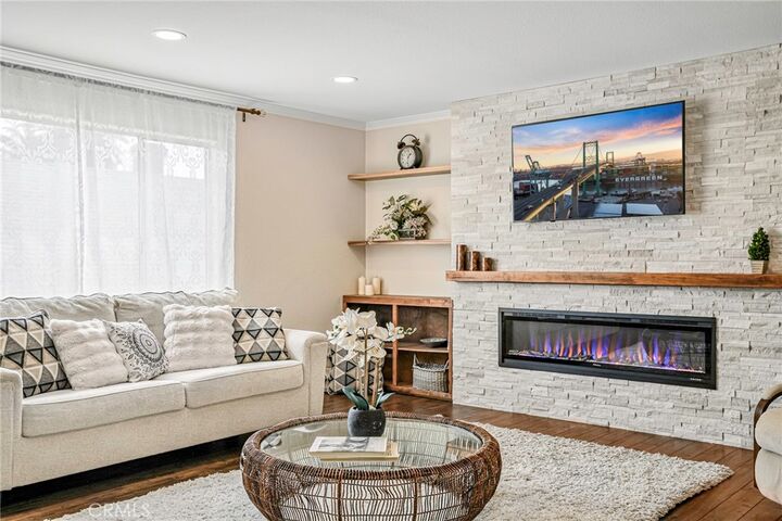 Property Photo: 560 W 14th Street 3 CA 90731