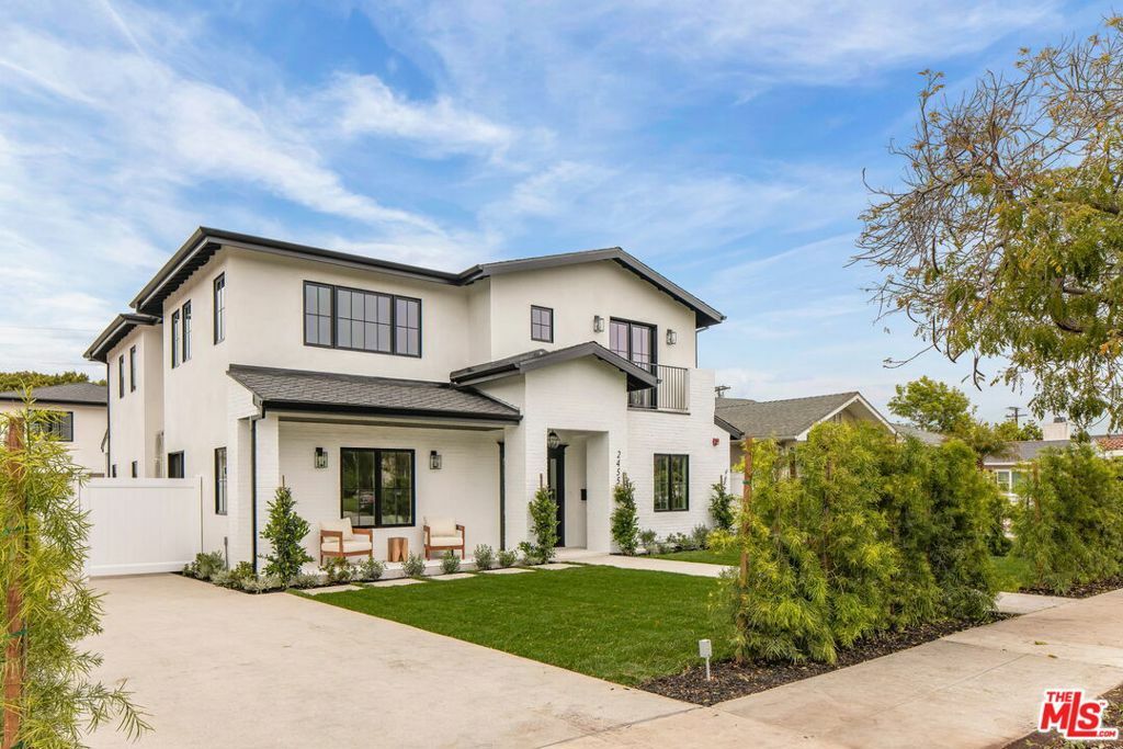 Property Photo: 2455 23rd Street CA 90405