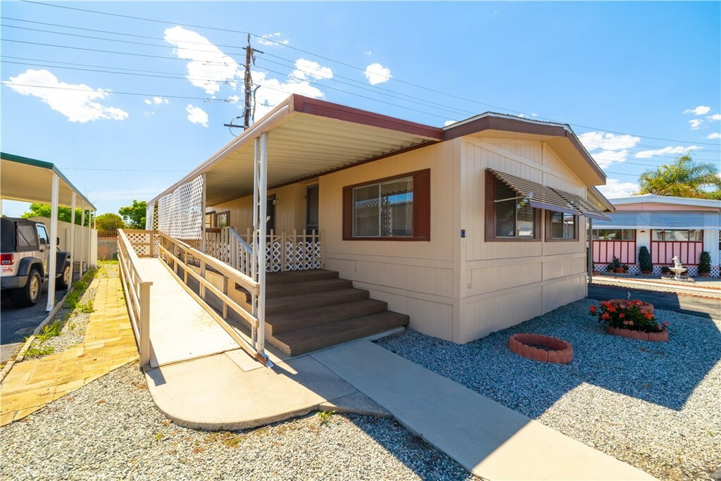 Property Photo: 332 N Lyon Avenue 63 CA 92543
