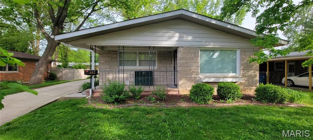 Property Photo: 642 Notre Dame Avenue IL 62025