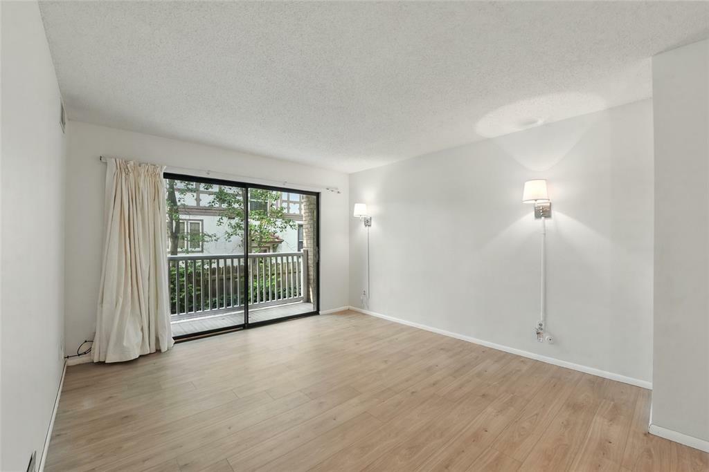 Property Photo: 444 N Clay Avenue 2N MO 63122
