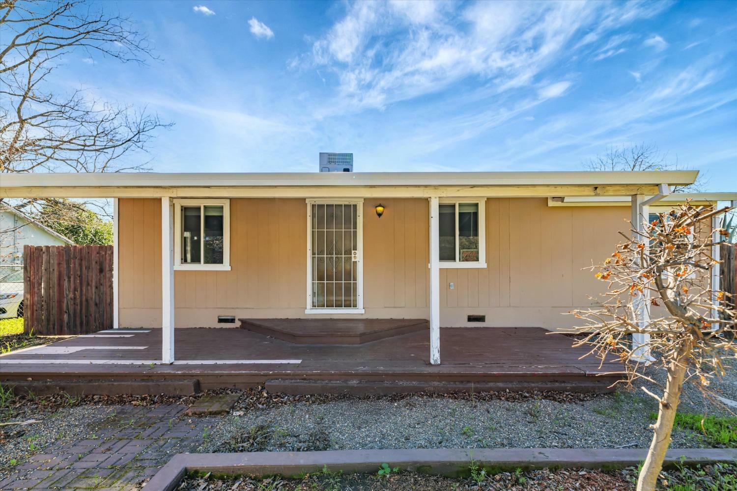 Property Photo: 800 Evans Street CA 95838