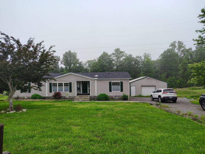1104 Pointe Ln  Lafayette TN 37083 photo