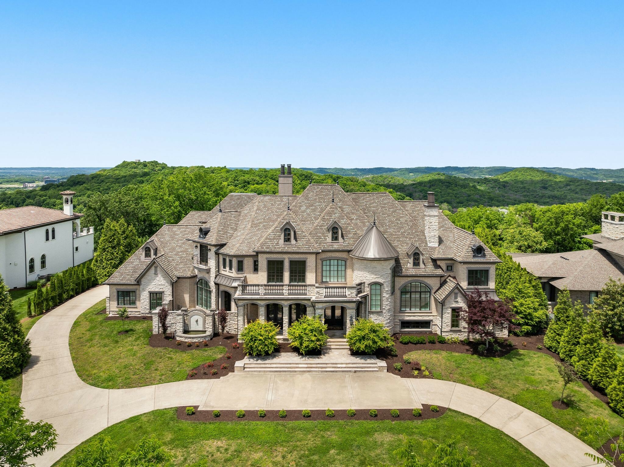 Property Photo: 443 Canterbury Rise TN 37067