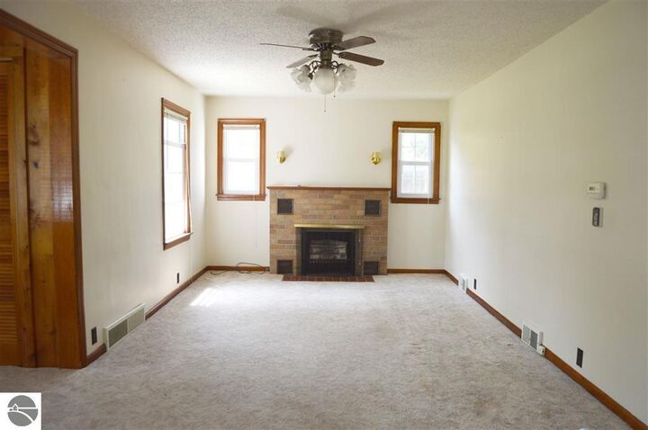 Property Photo:  1009 Carver Street  MI 49686 
