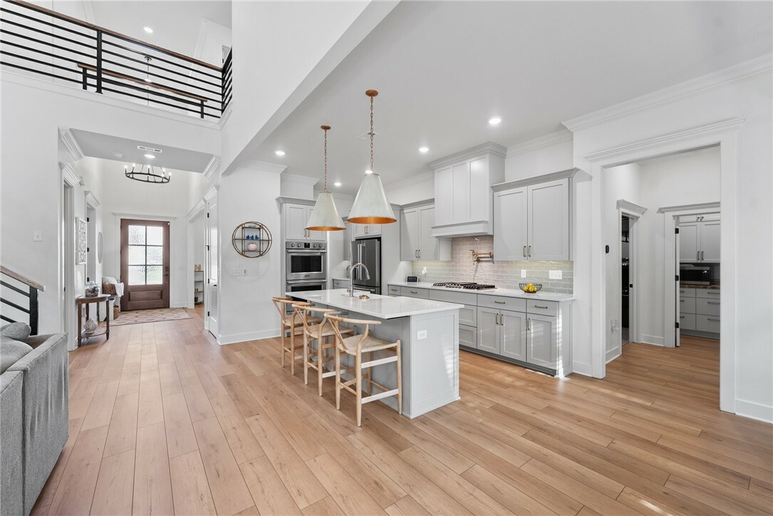 Property Photo: 2710 S 20th Place AR 72758