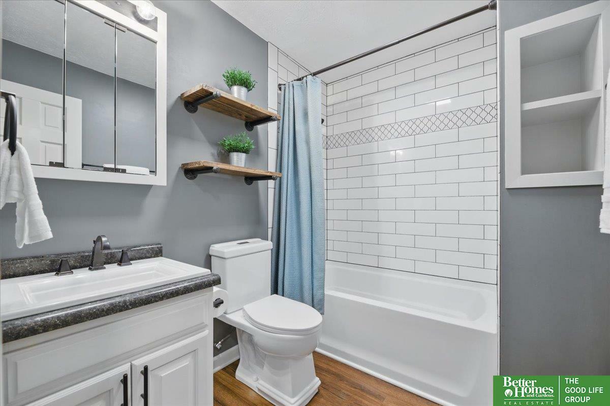 Property Photo: 3005 Duane Avenue NE 68005