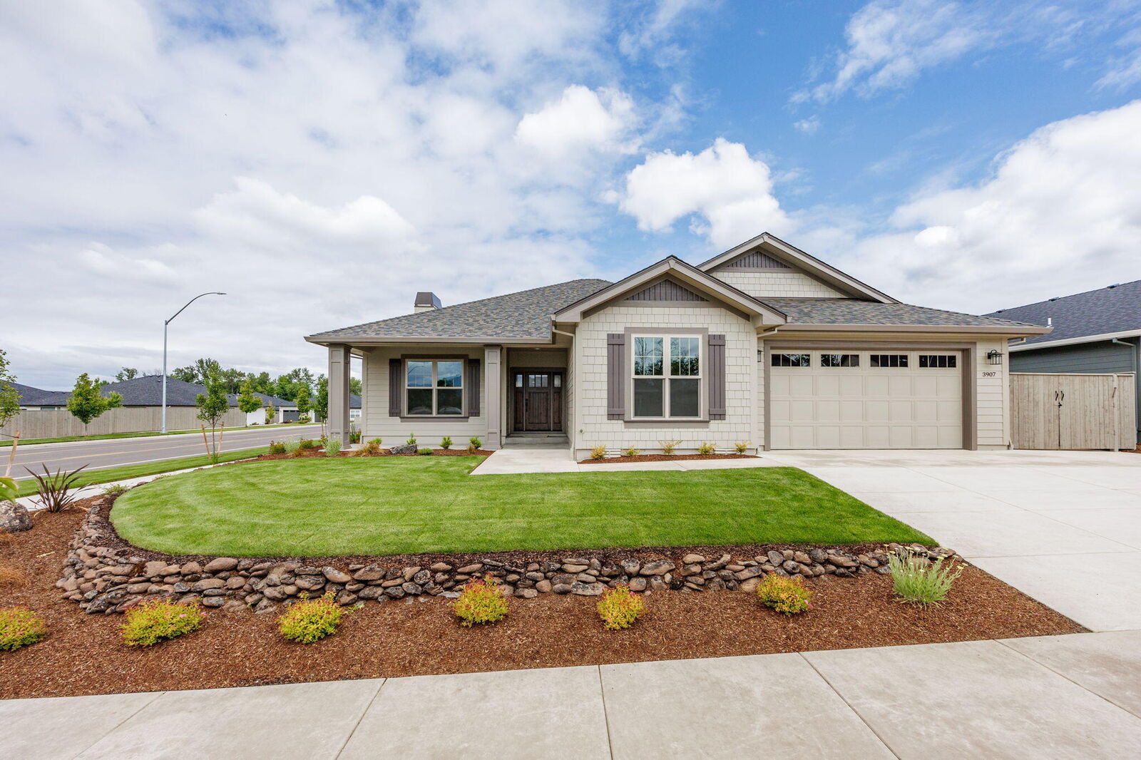 Property Photo:  3907 Colorado Drive  OR 97504 