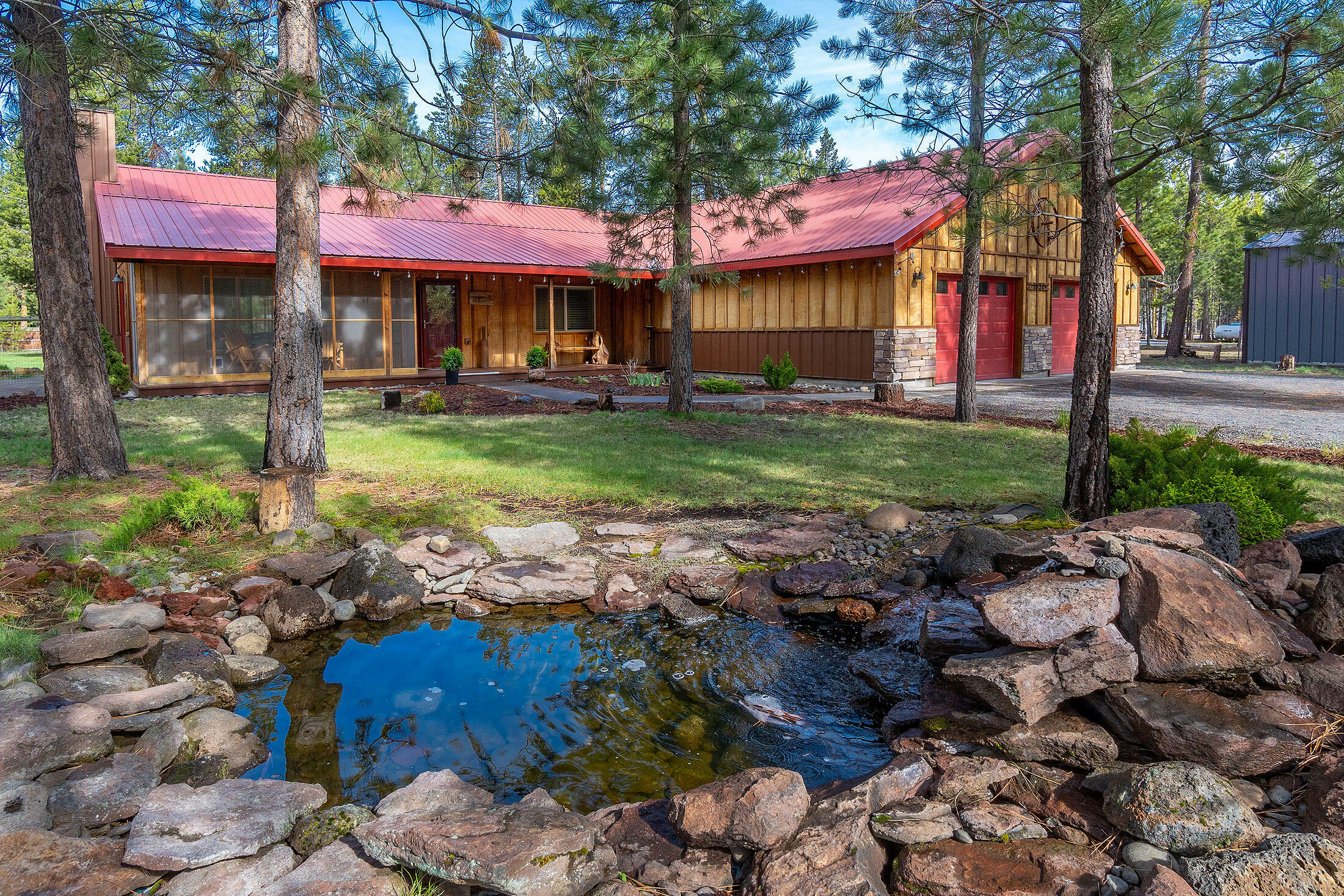 Property Photo: 1870 Iron Wheel Court OR 97739