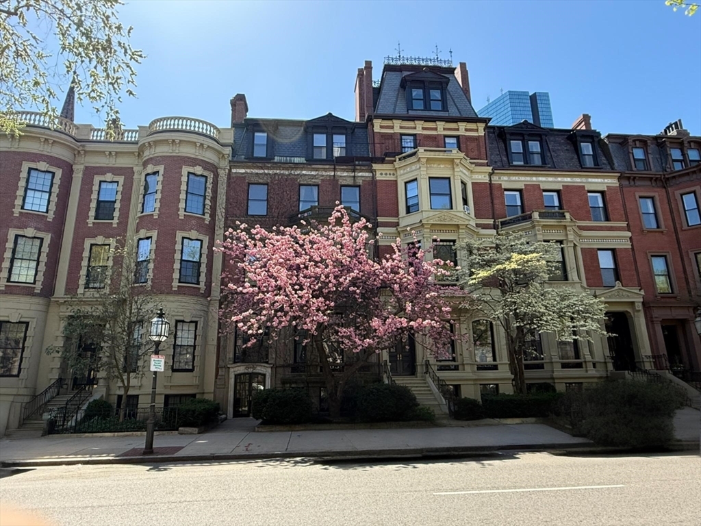Property Photo: 62 Commonwealth Ave 9 MA 02116