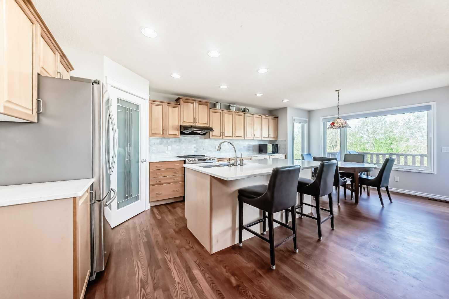 549 Citadel Meadow Bay NW  Calgary AB T3G 4Y9 photo