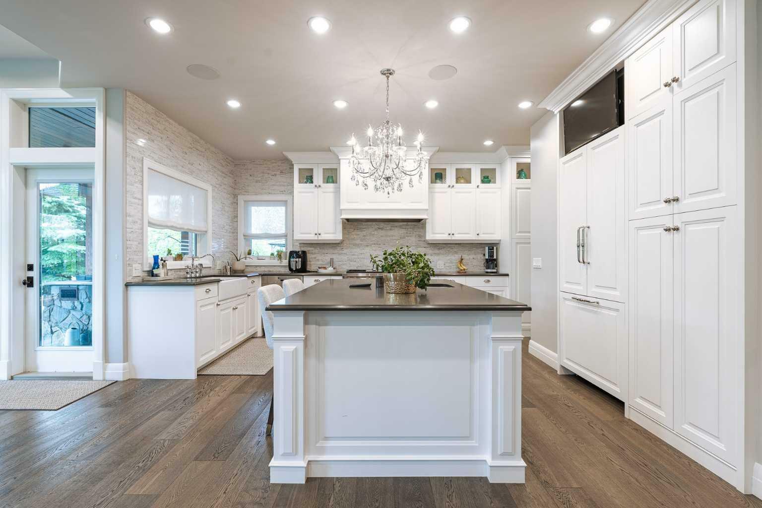 Property Photo: 45 Simcoe Mews SW AB T3H 4N2