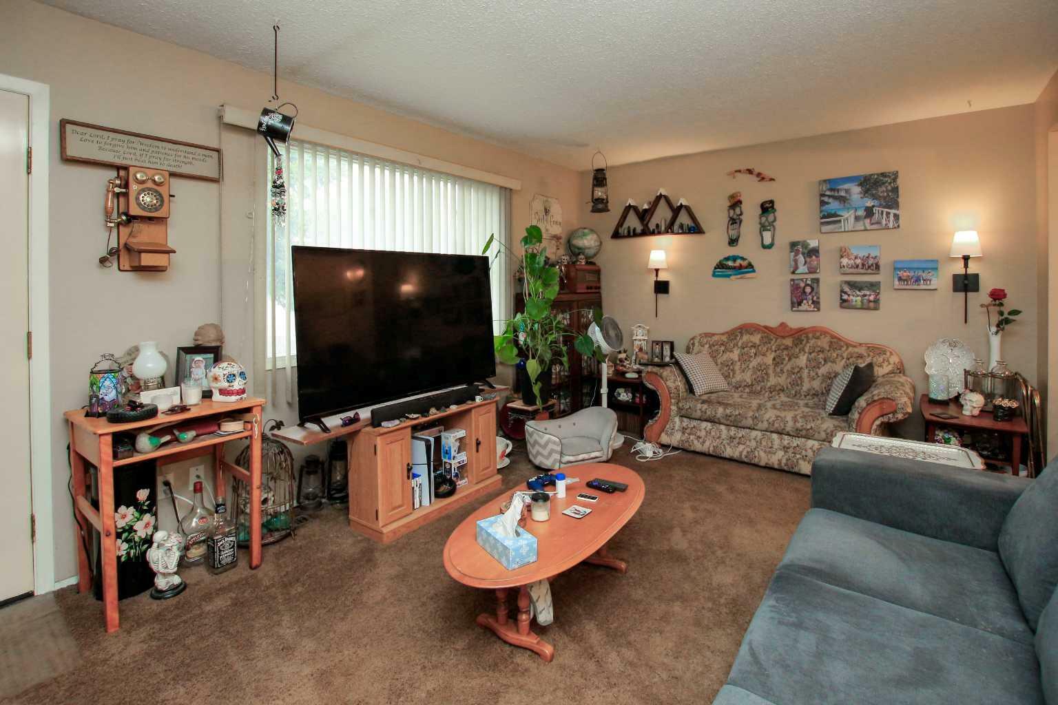 Property Photo: 35 Nash Street H4 AB T4P 1X9