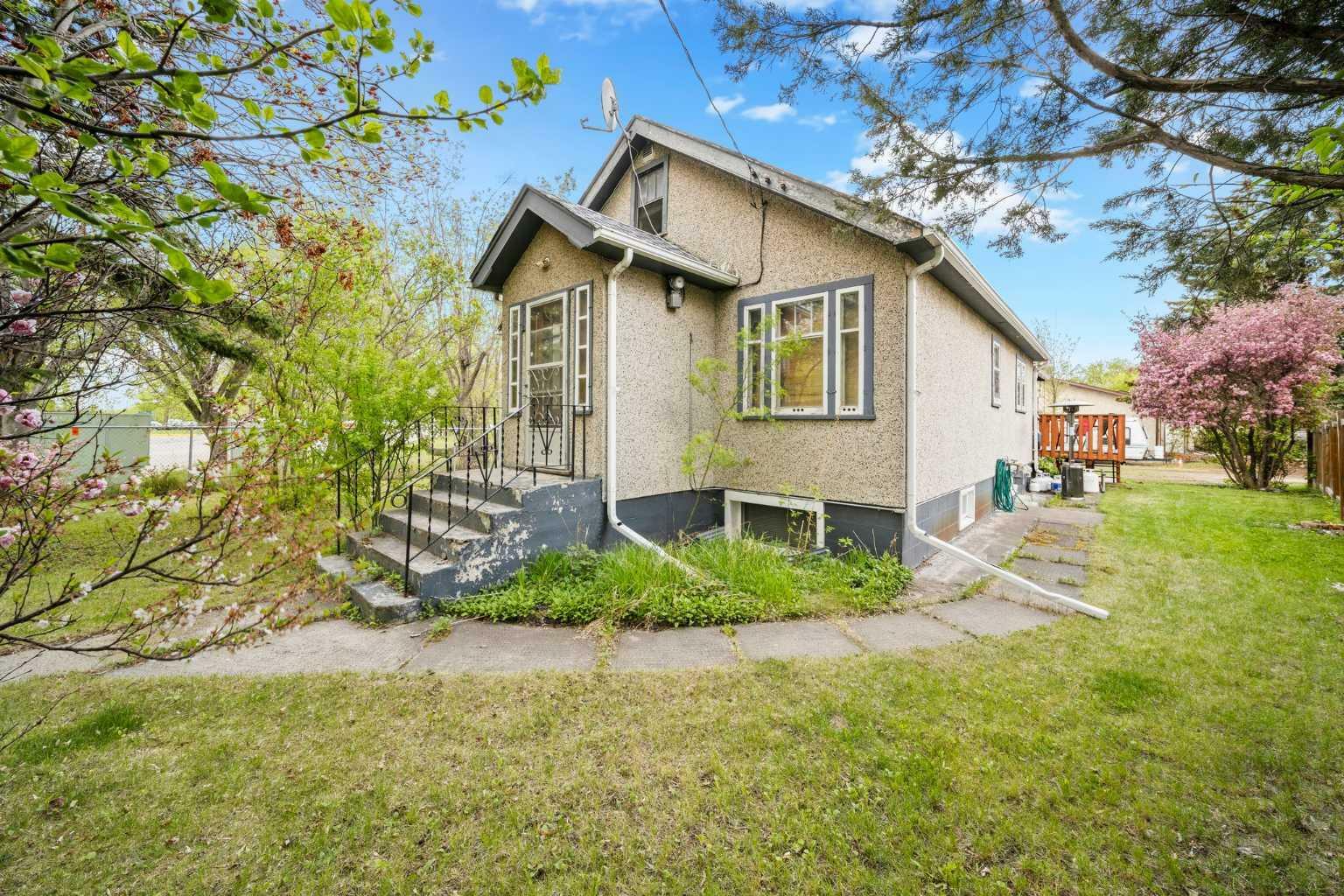 88 Haliburton Crescent  Red Deer AB T4N 6A3 photo