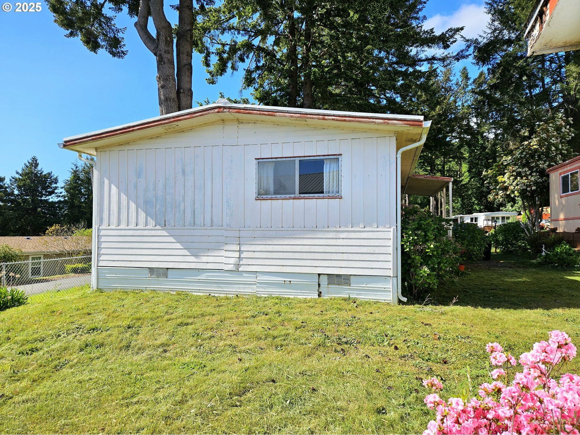 Property Photo:  16427 Vista Hills Dr 17  OR 97415 