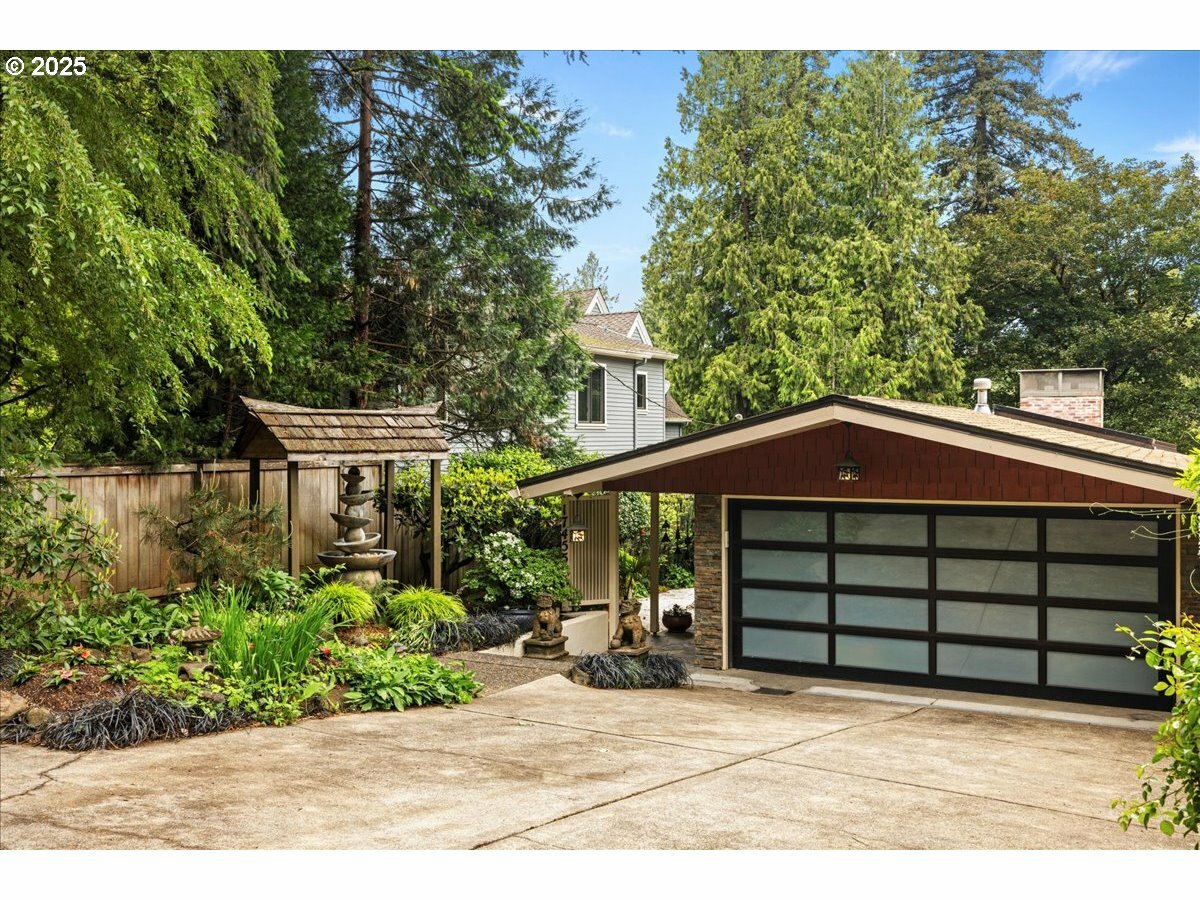 17455 Blue Heron Rd  Lake Oswego OR 97034 photo