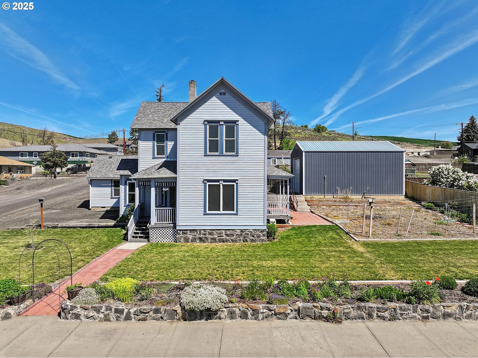 110 NE 5th St  Dufur OR 97021 photo