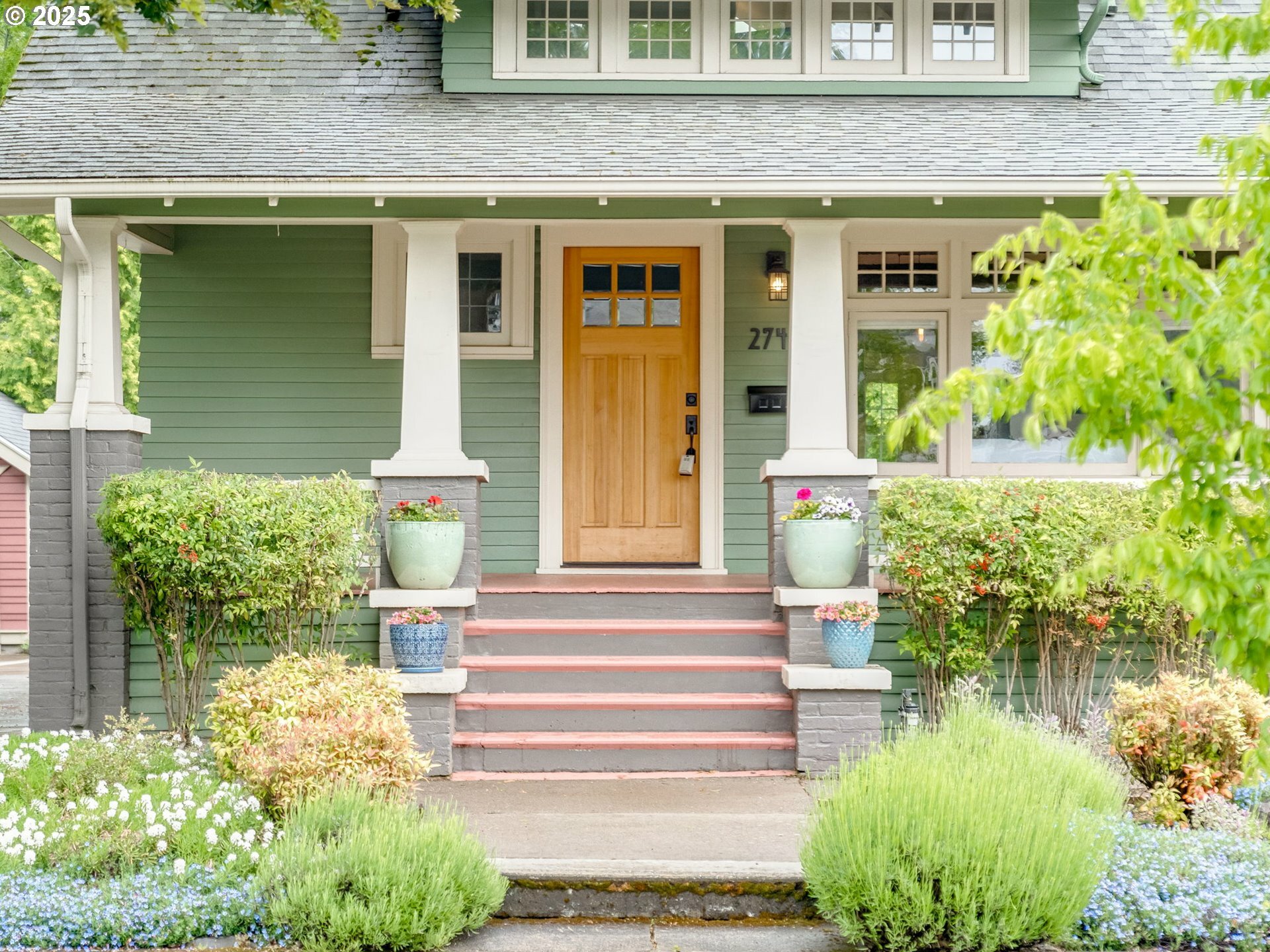 Property Photo: 2740 NE 50th Ave OR 97213