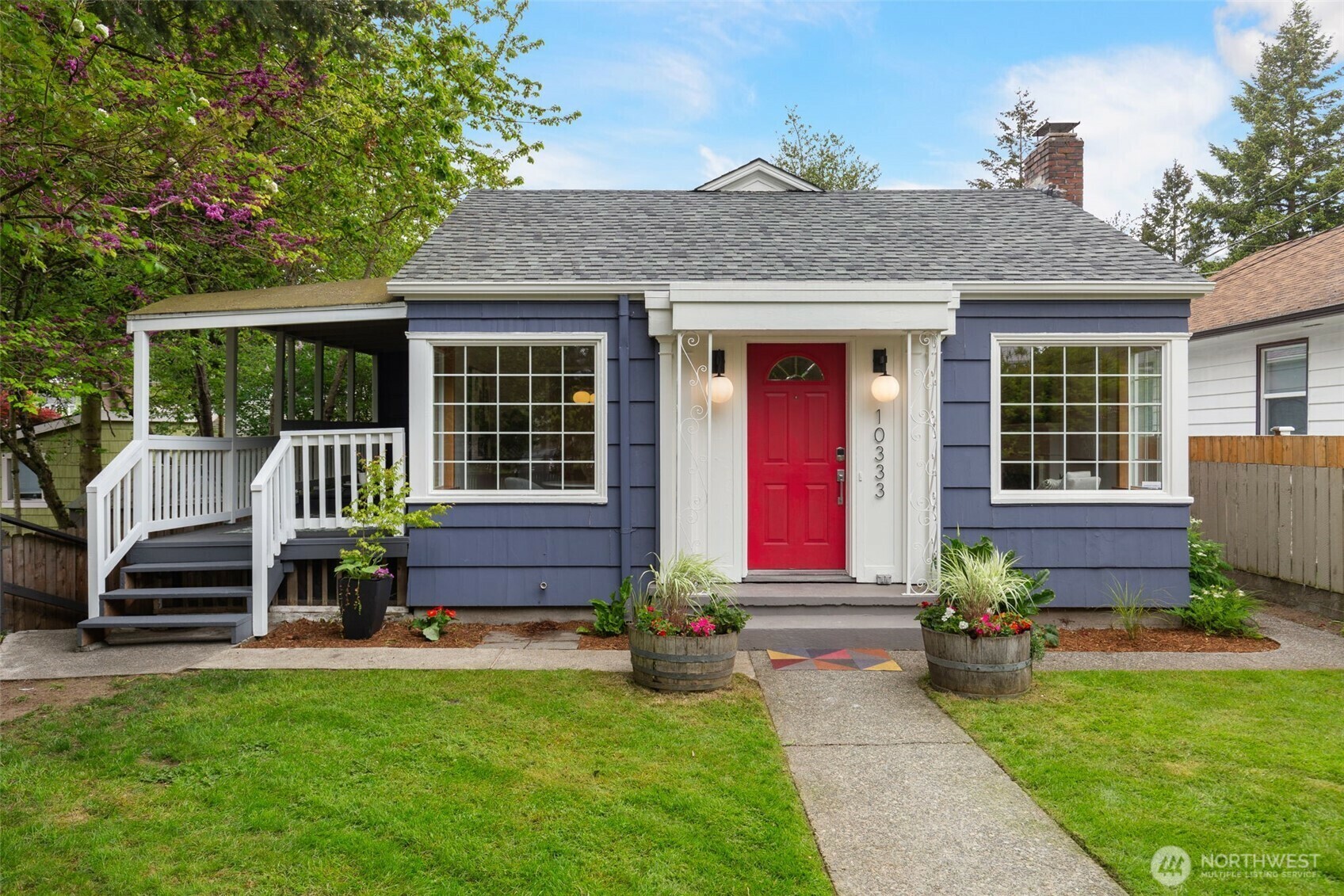 Property Photo:  10333  Interlake Avenue N  WA 98133 