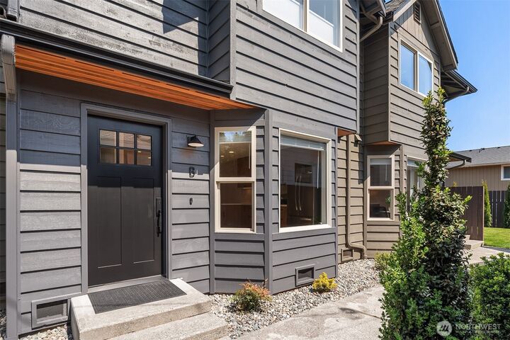 Property Photo: 509 Avenue A B WA 98290