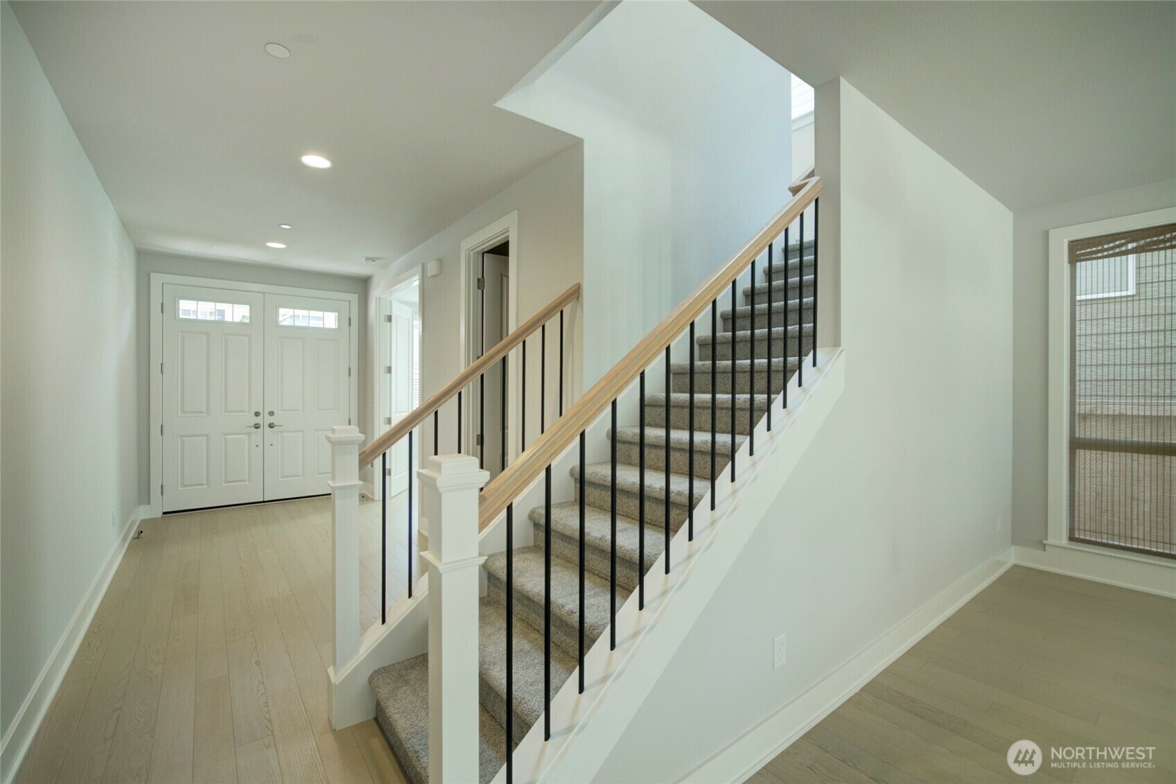 Property Photo: 1435 Elk Run Place SE WA 98045