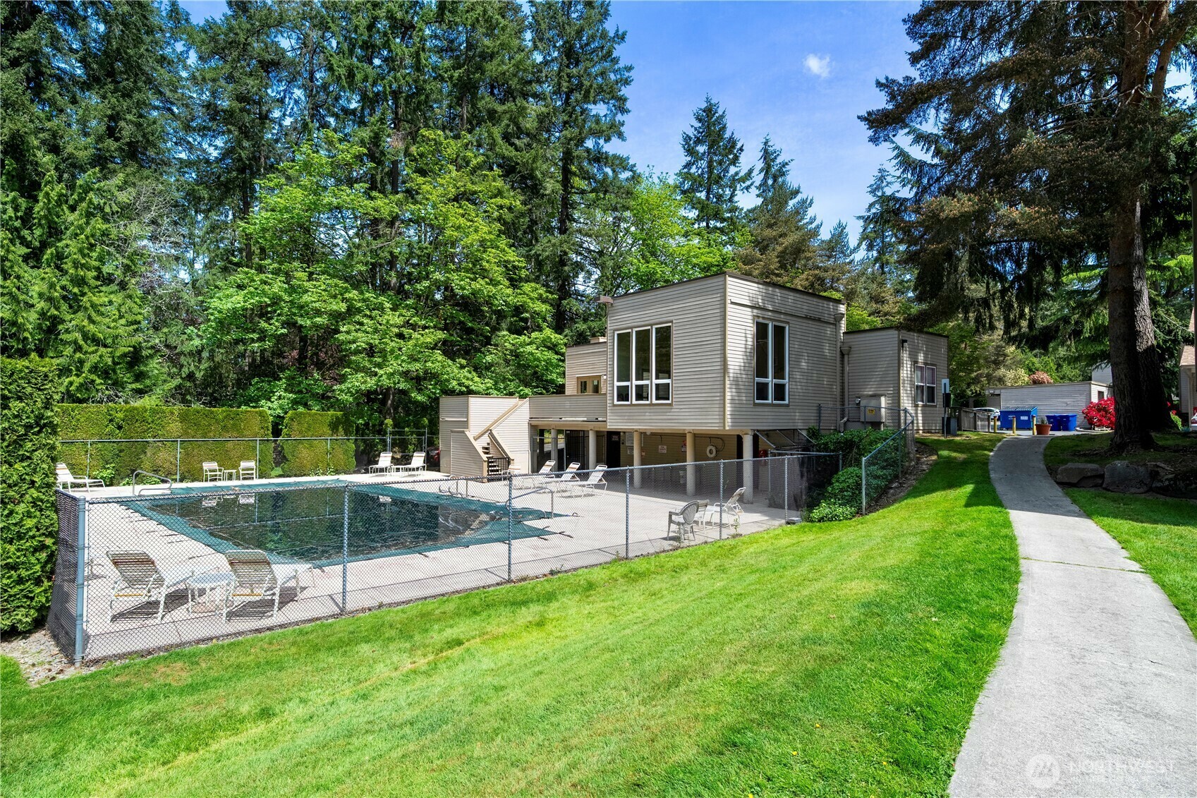 Property Photo: 14717 NE 44th Place R8 WA 98007