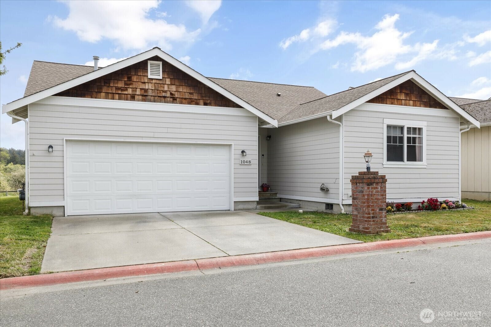 Property Photo: 1048 NE Cordero Place WA 98277