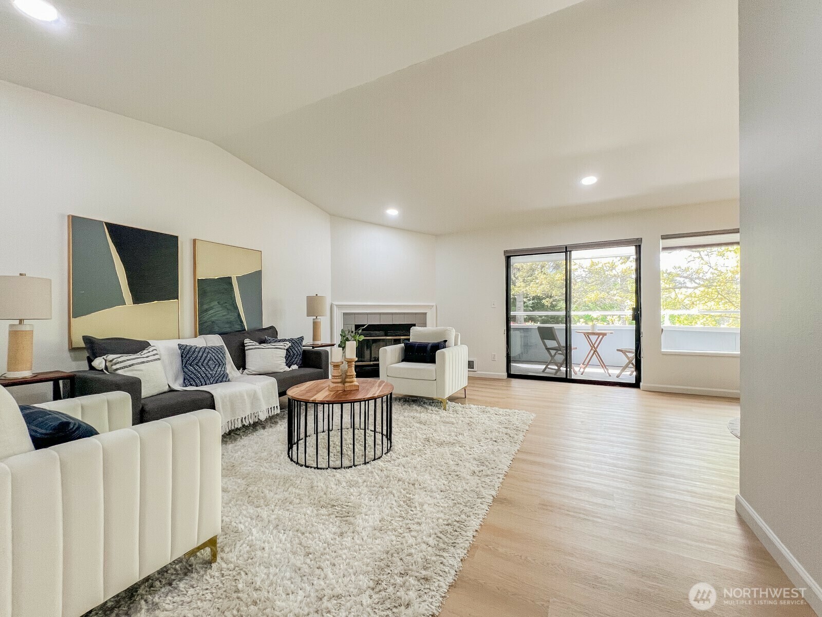 Property Photo: 1224 6th Avenue S C305 WA 98020
