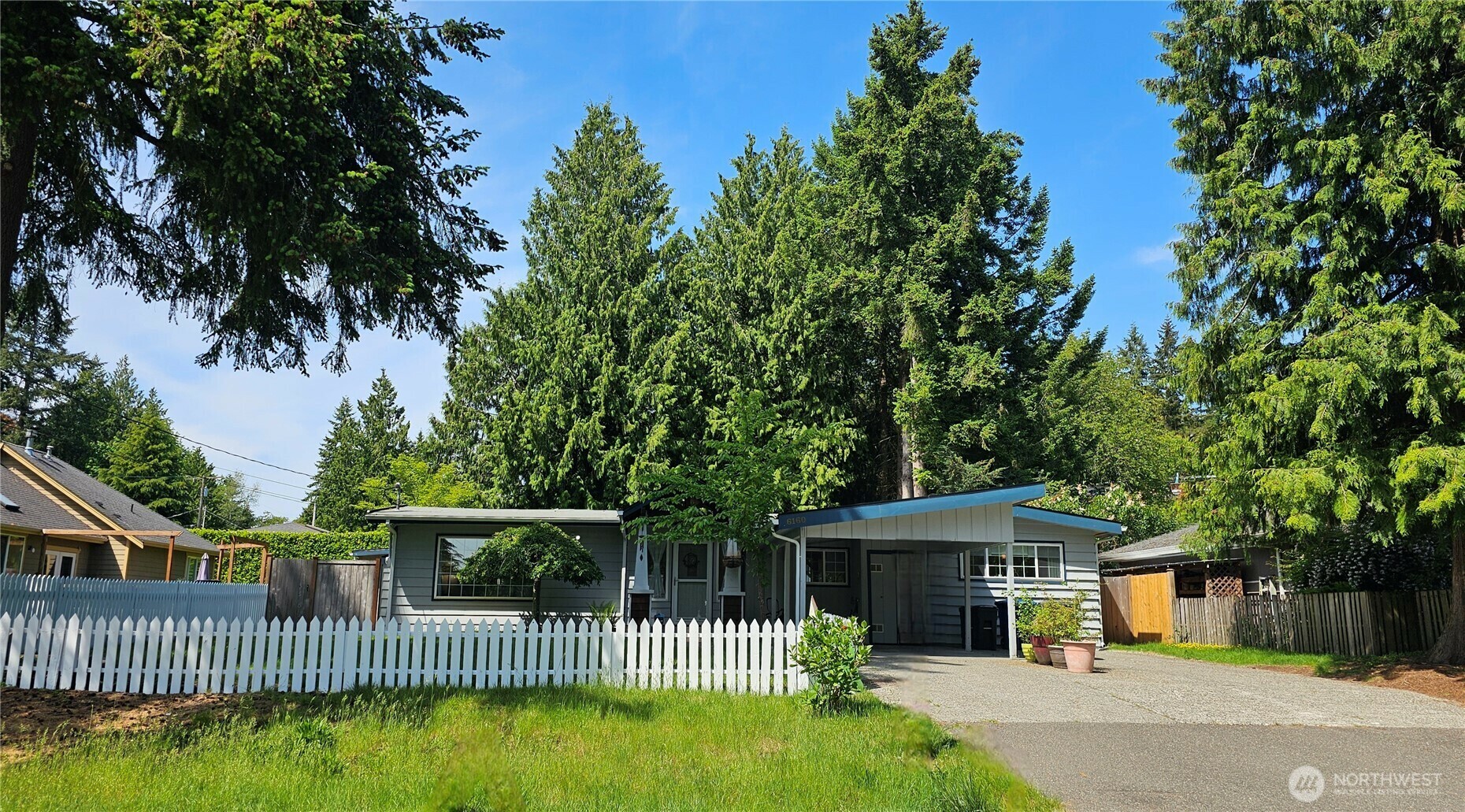 Property Photo: 6160 NE 185th Street WA 98028