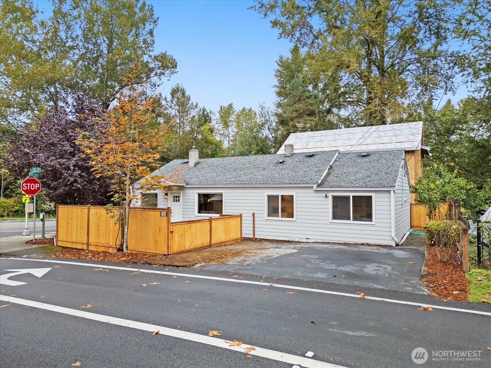 Property Photo: 12404 NE 95th Street WA 98033