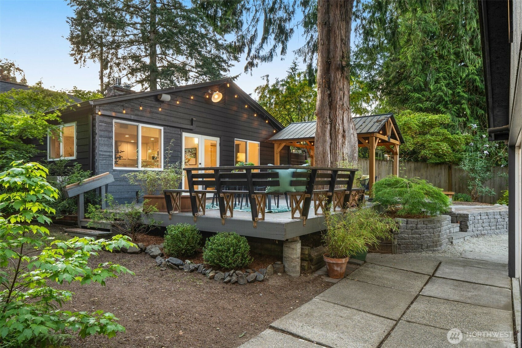 Property Photo:  18906  32nd Avenue NE  WA 98155 