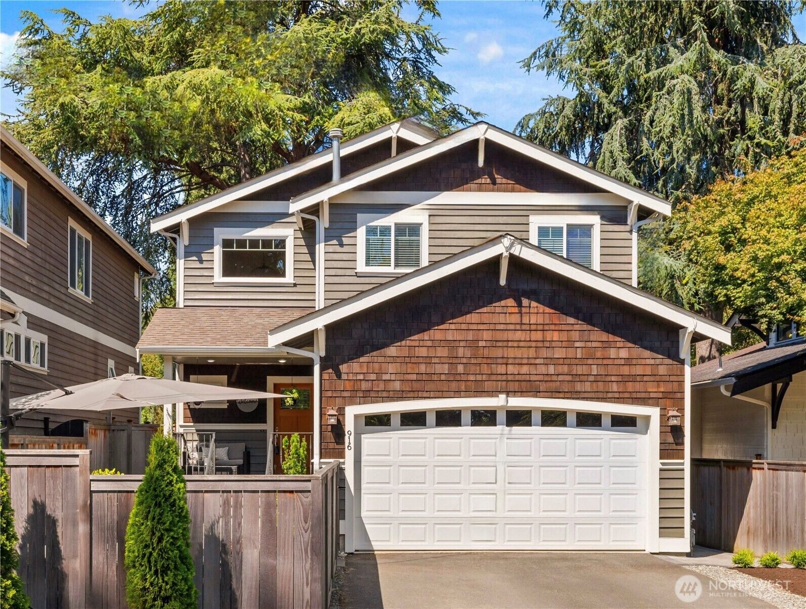 Property Photo:  916 SW Austin Street  WA 98106 