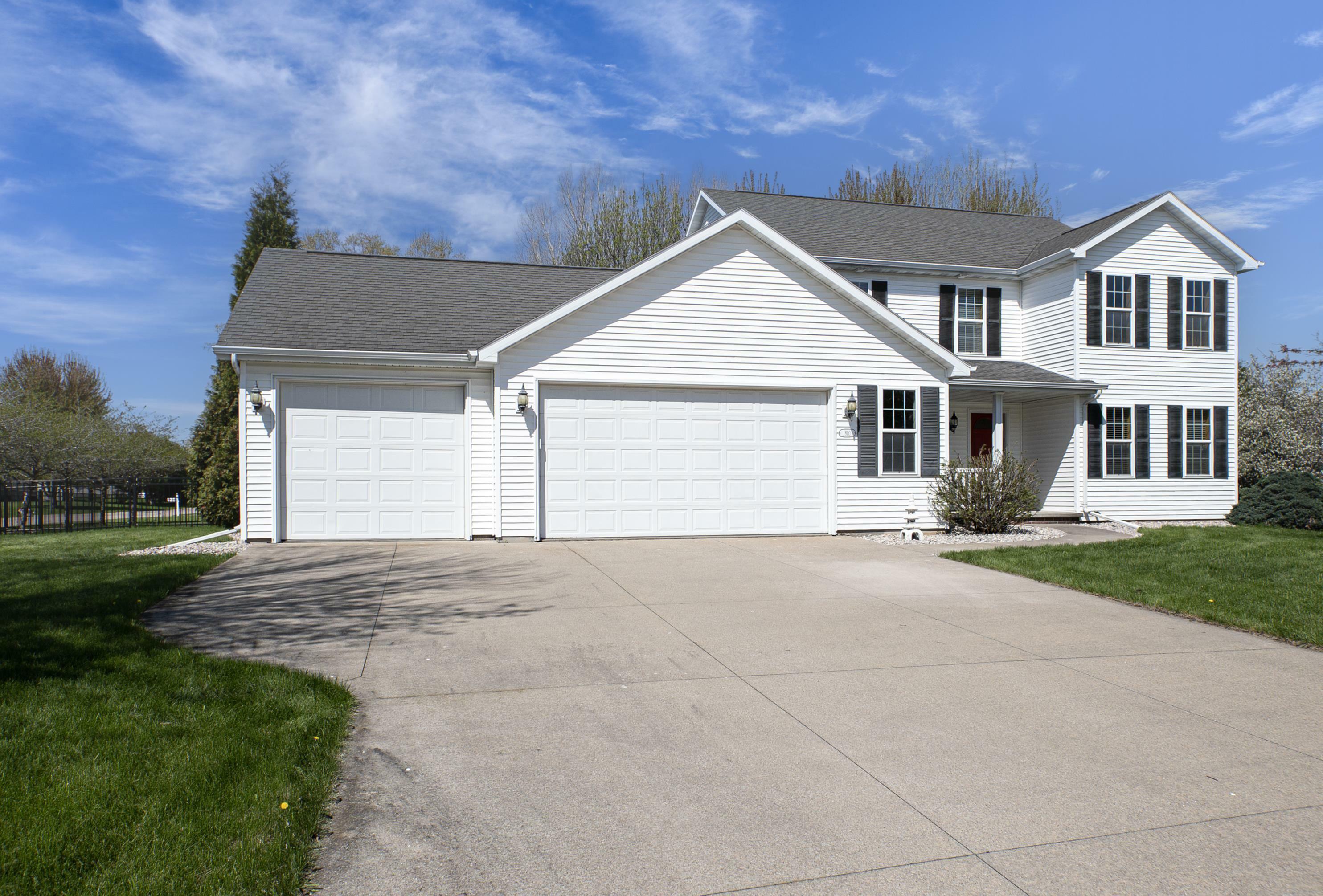Property Photo: 1810 Gateway Meadows Lane WI 54956