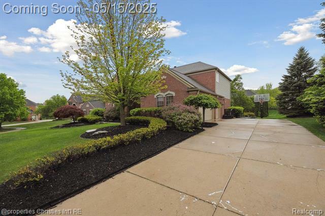 Property Photo: 45055 Walnut Ridge MI 48168