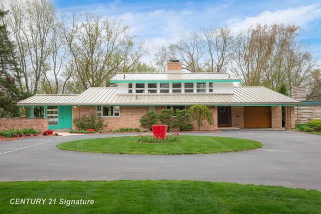 Property Photo: 1015 W Sugnet Road MI 48640