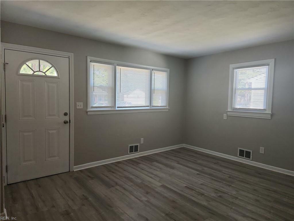 Property Photo: 2806 Halsey St VA 23324