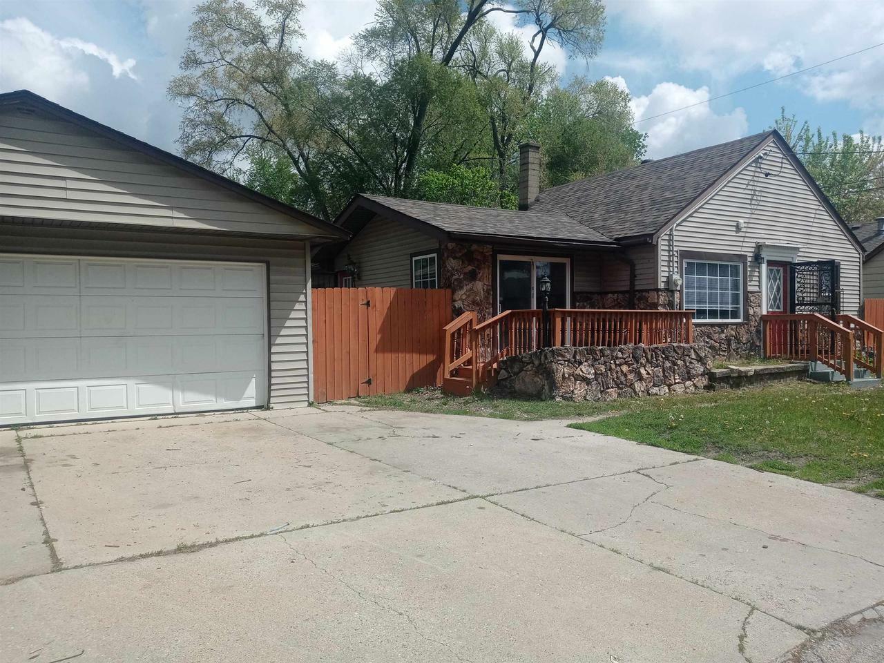 Property Photo: 1445 Bayliss Avenue WI 53511